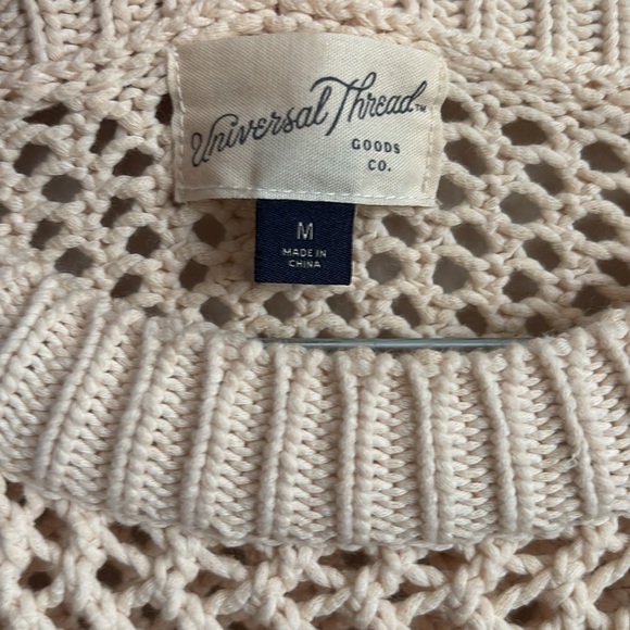 UNIVERSAL THREADS: Women's Cream Knit Beach Sweater - Picture 2 of 4
